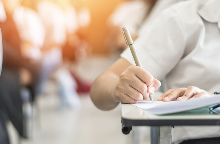 Само две варненски гимназии в топ 10 на матурата по БЕЛ за 10 клас